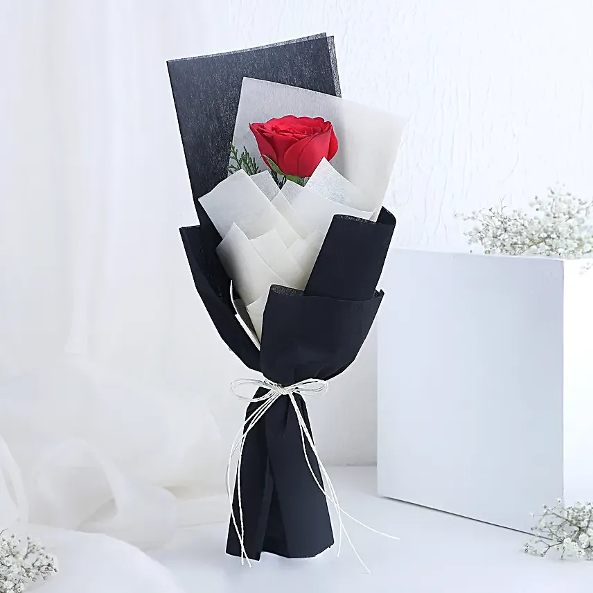 joyful-red-rose-gift-ensemble_1_616442a0.webp